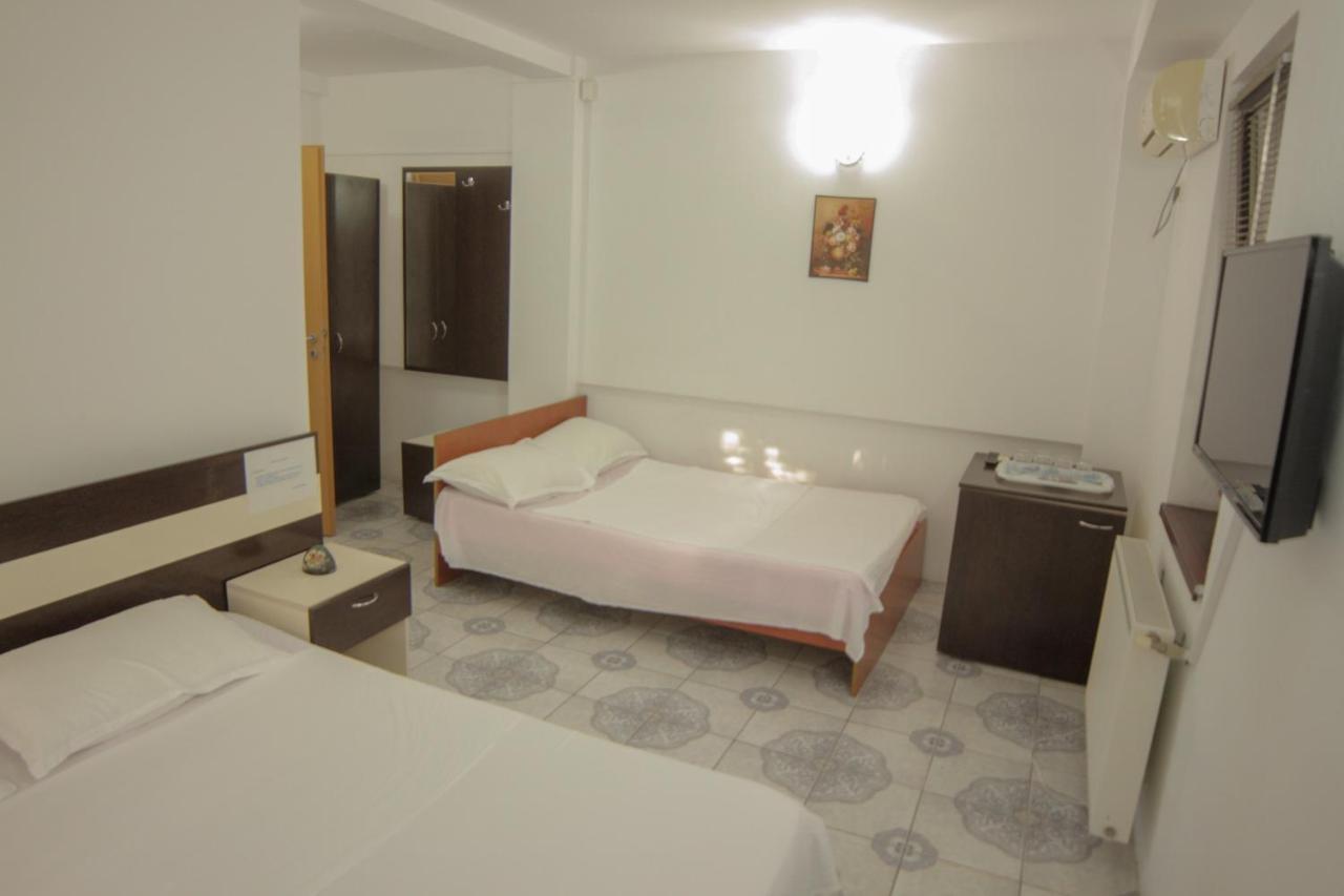 Casa Dana Hotel เอโฟริเอนอร์ด ภายนอก รูปภาพ