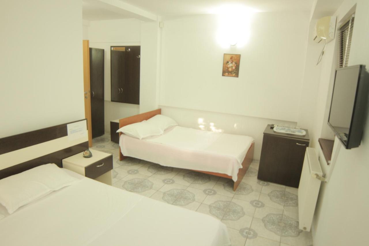Casa Dana Hotel เอโฟริเอนอร์ด ภายนอก รูปภาพ